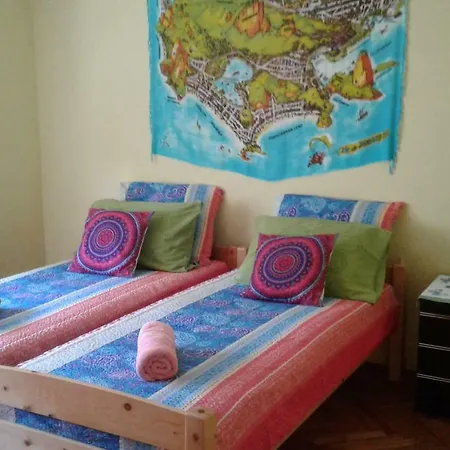 Δωμάτια σε οικογενειακή κατοικία Mandala